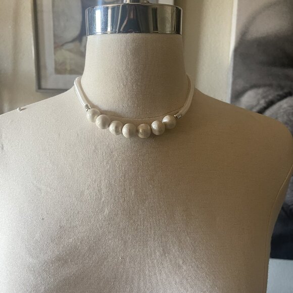 Vintage white wood beaded y2k 90s choker rope Silver closure - Picture 1 of 6